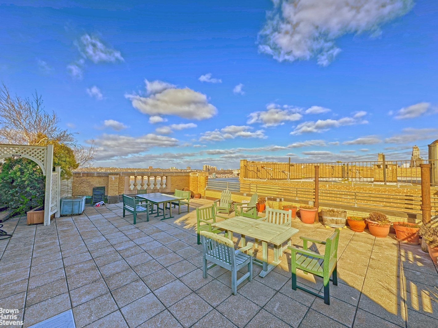 370 RIVERSIDE Drive 15C
