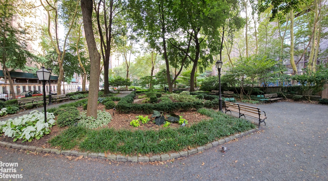 333 E 43RD Street 103