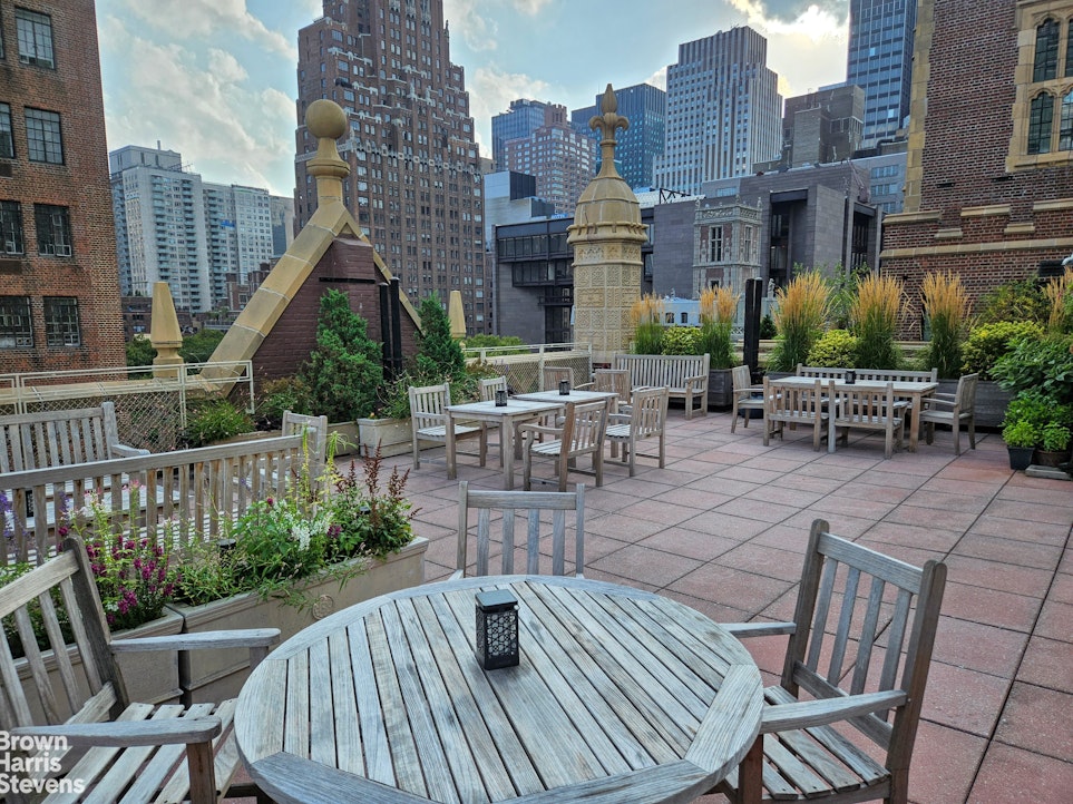 333 E 43RD Street 103