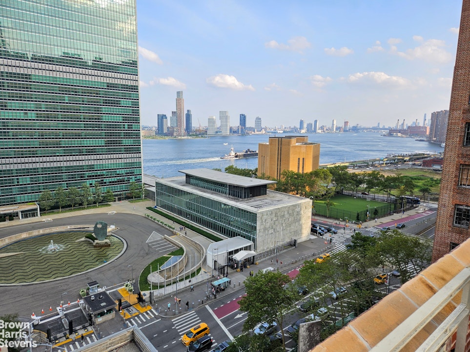 333 E 43RD Street 103