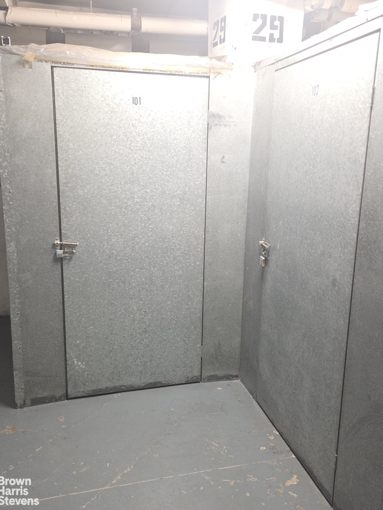 333 E 43RD Street 103