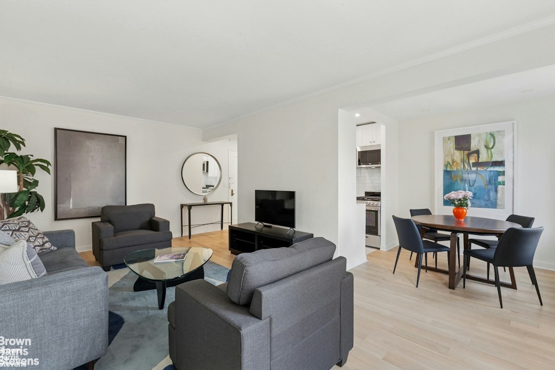 130 8TH Avenue 6E