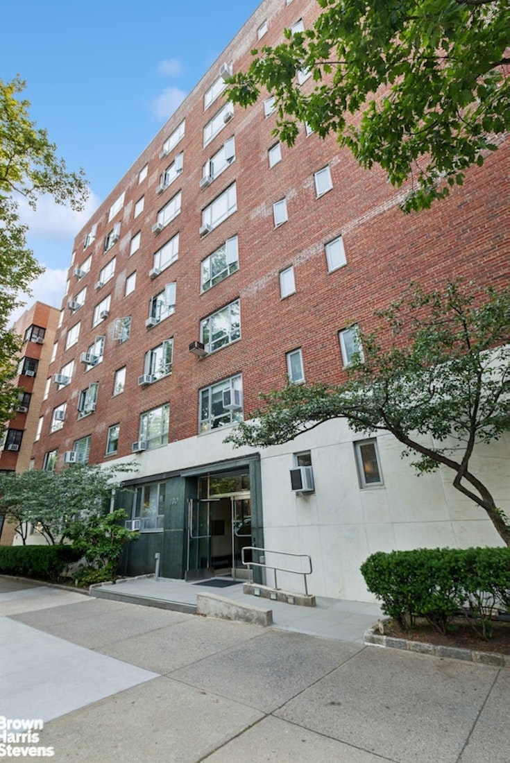 130 8TH Avenue 6E