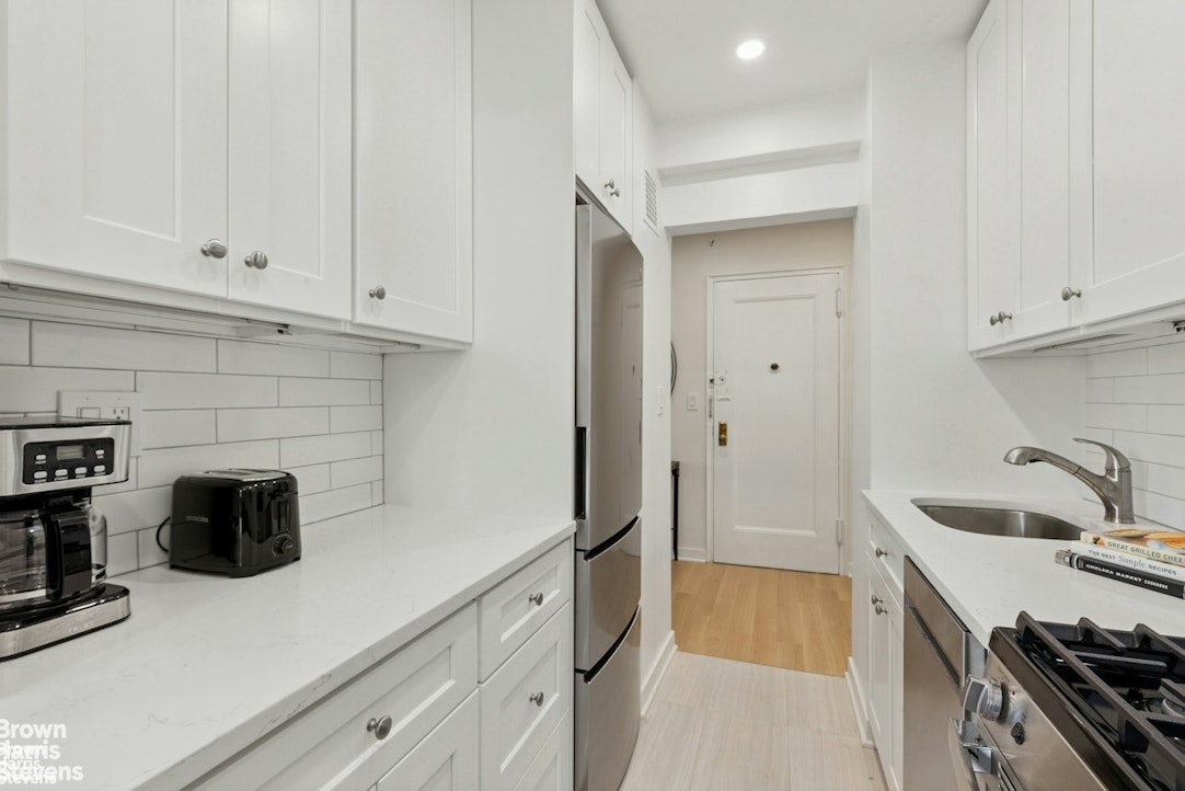 130 8TH Avenue 6E