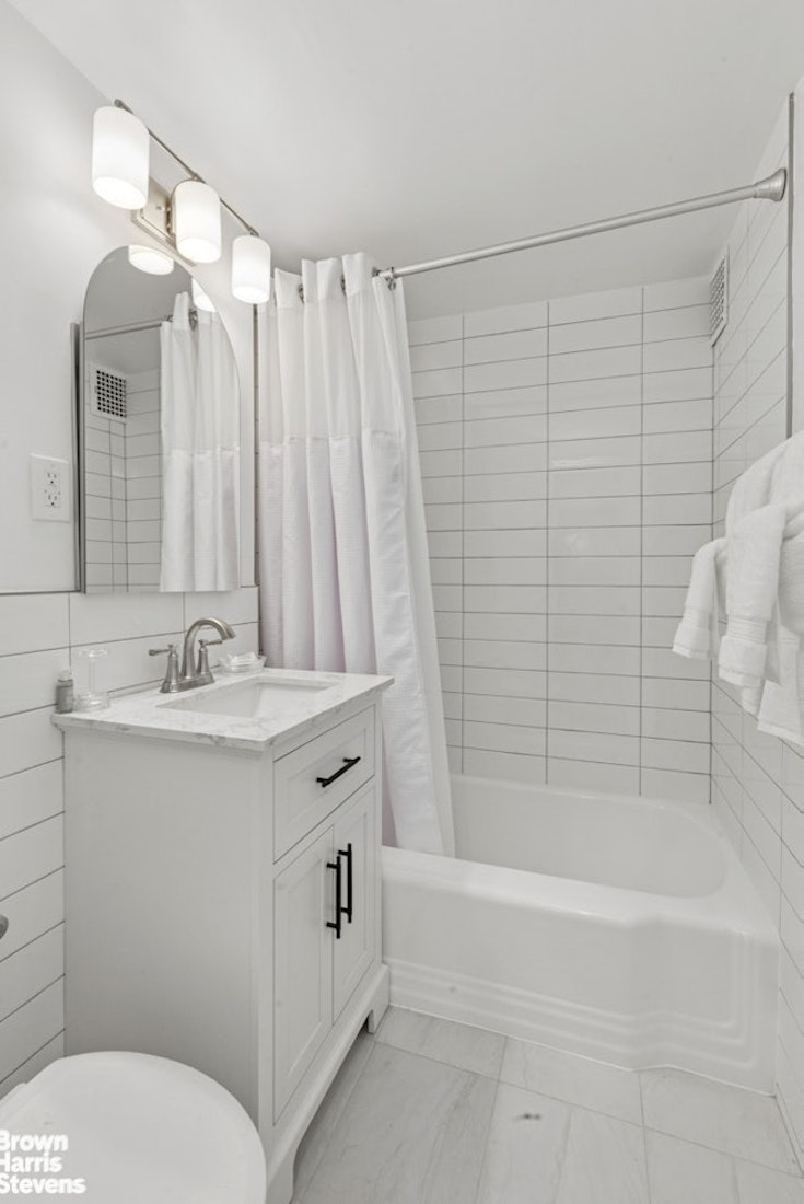 130 8TH Avenue 6E