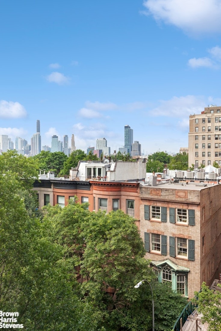 130 8TH Avenue 6E