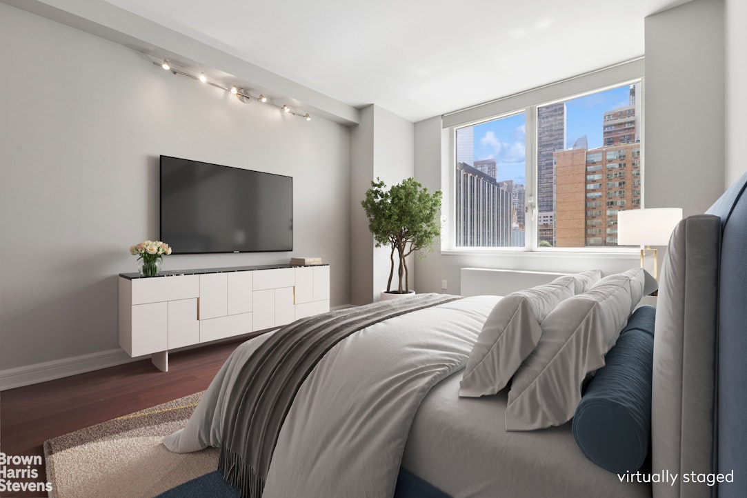 100 RIVERSIDE Boulevard 5B
