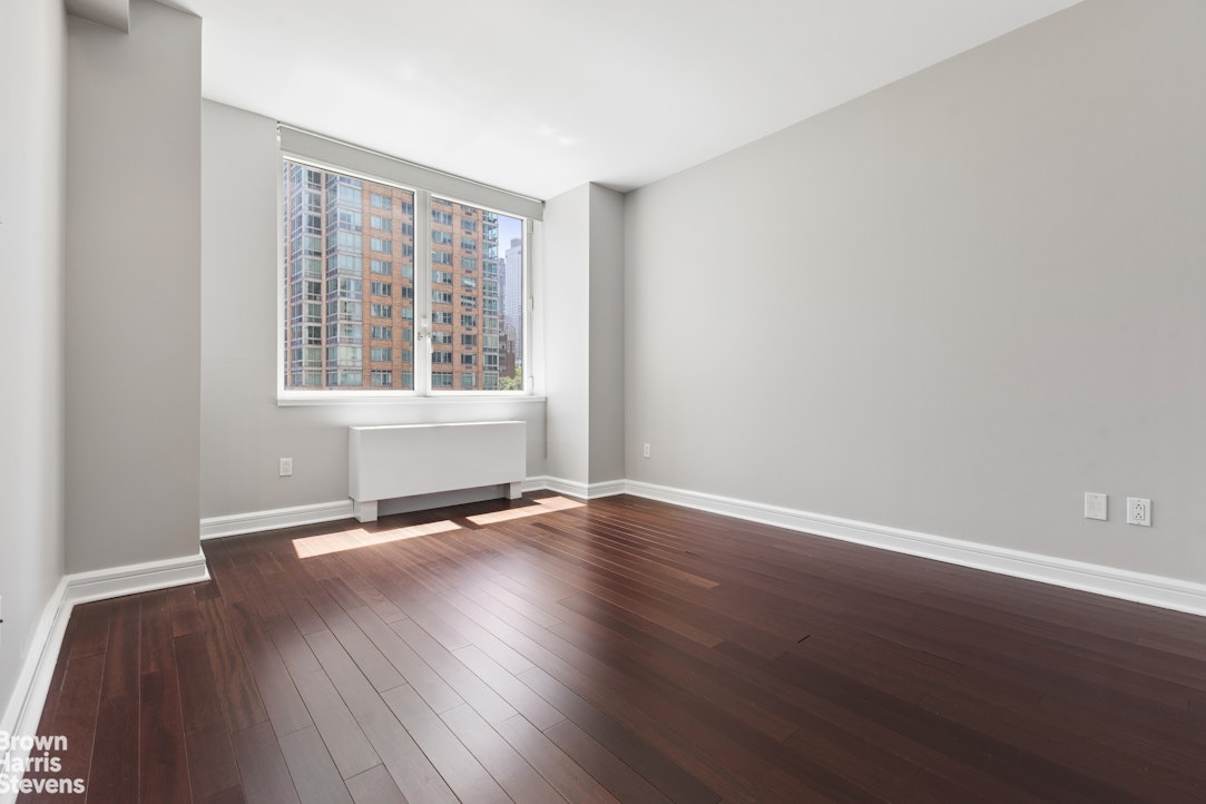 100 RIVERSIDE Boulevard 5B