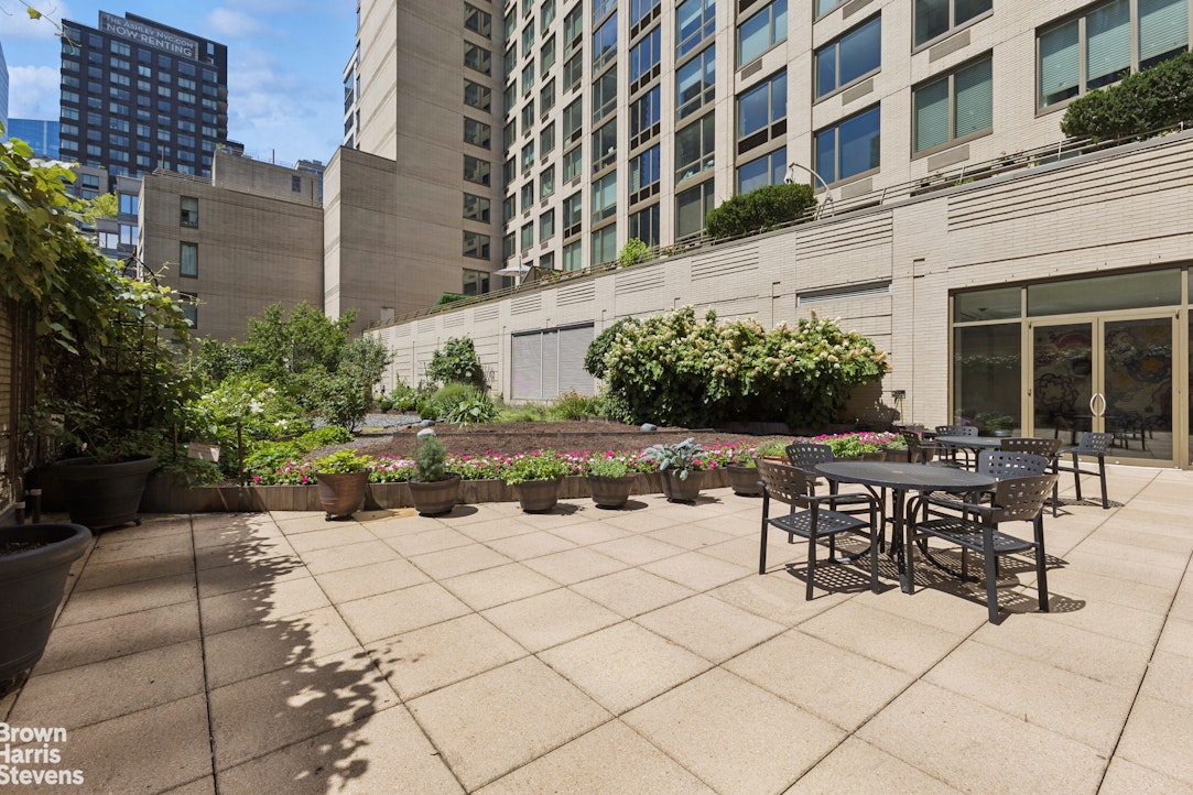 100 RIVERSIDE Boulevard 5B