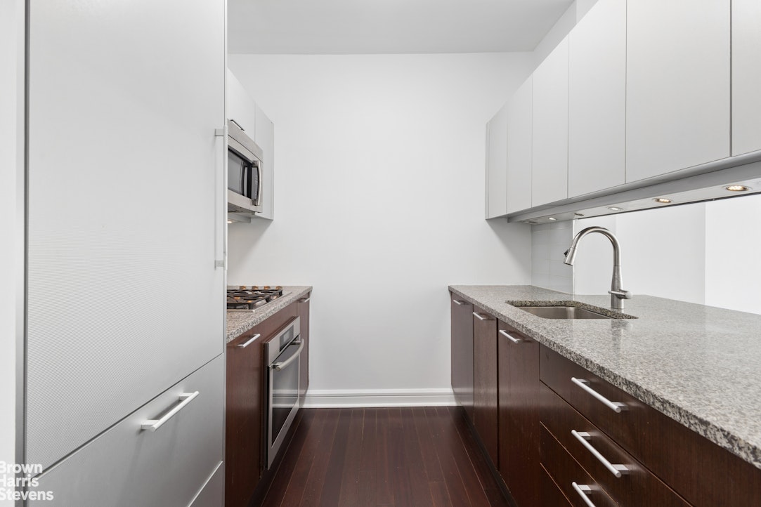 100 RIVERSIDE Boulevard 5B