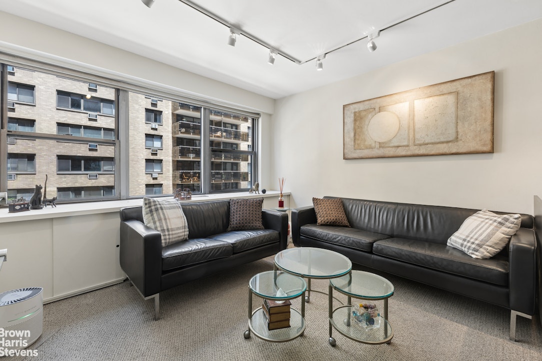 10 W 15TH Street 609