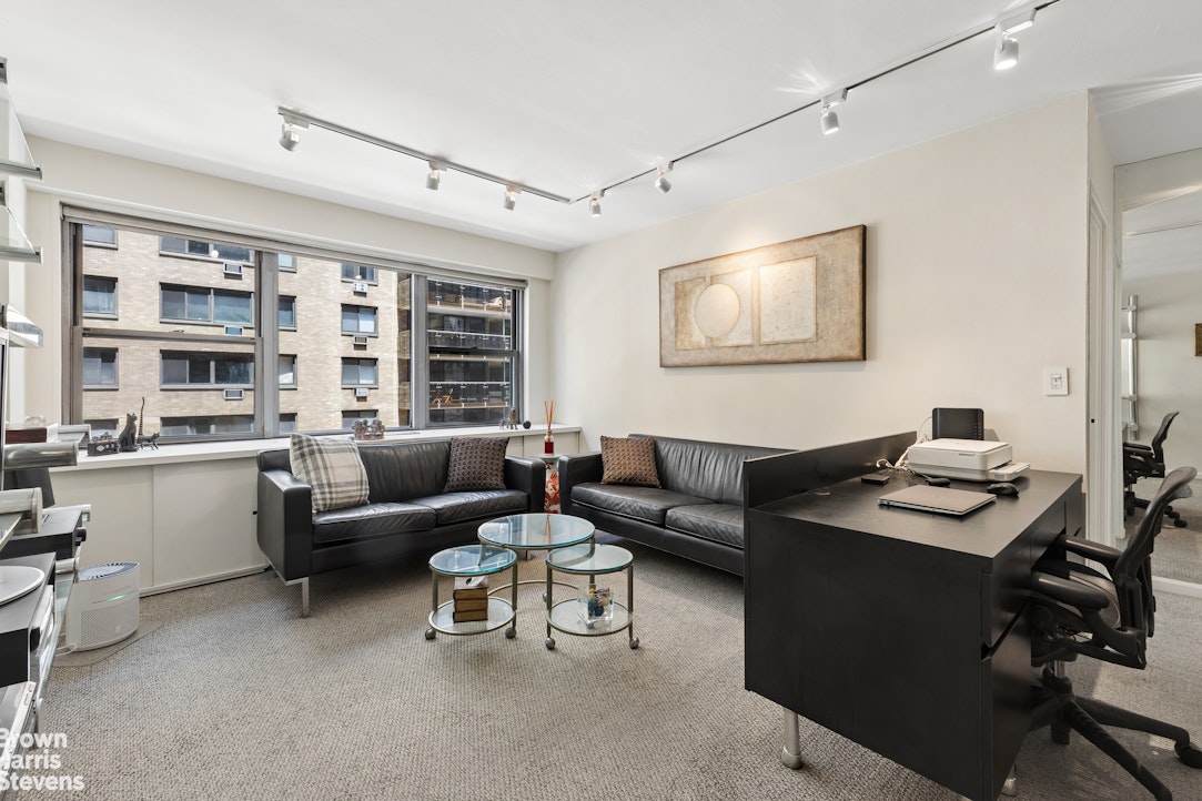 10 W 15TH Street 609