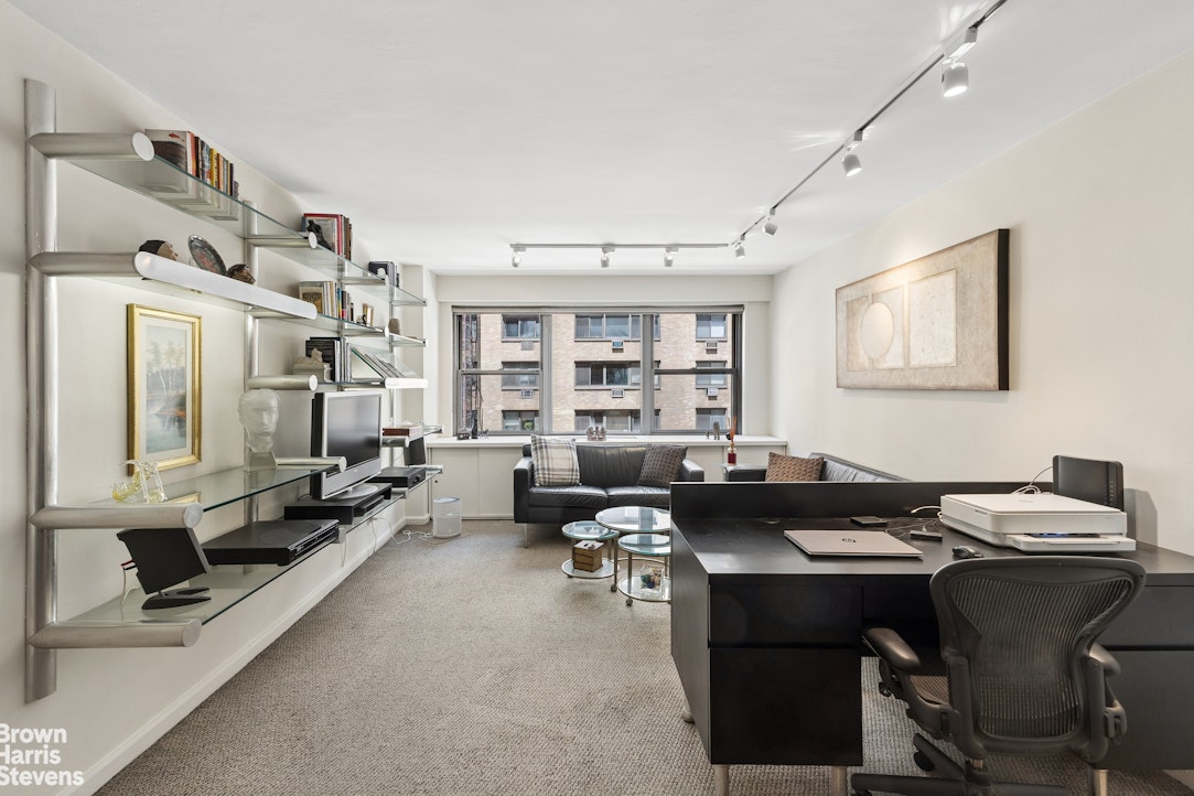 10 W 15TH Street 609