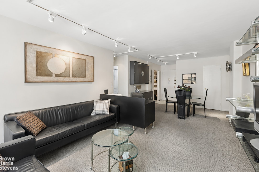 10 W 15TH Street 609