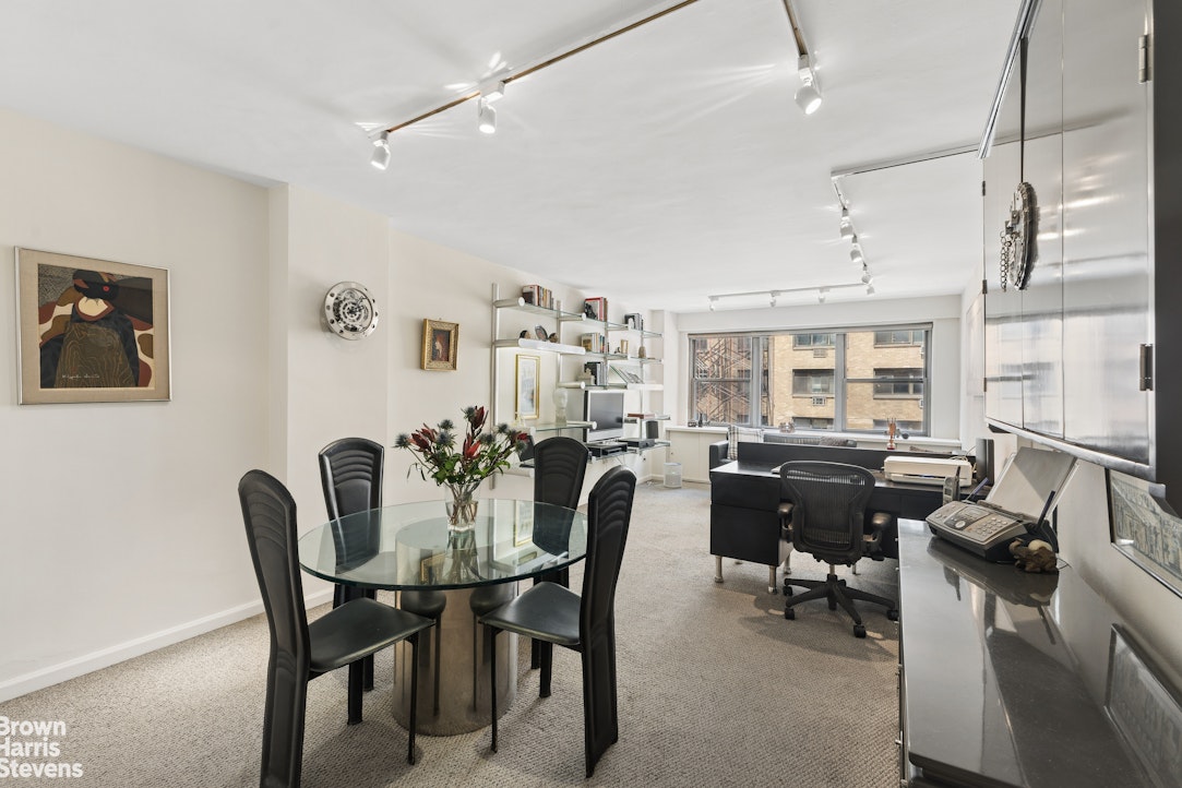 10 W 15TH Street 609