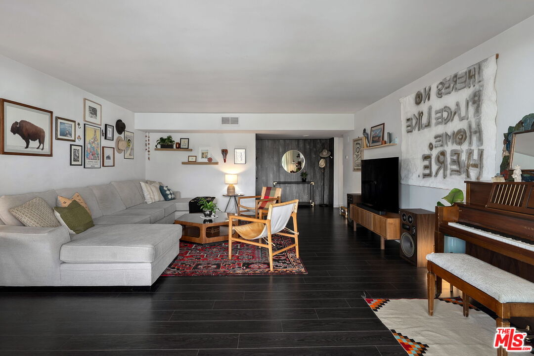 7309 Franklin Ave Unit: 405