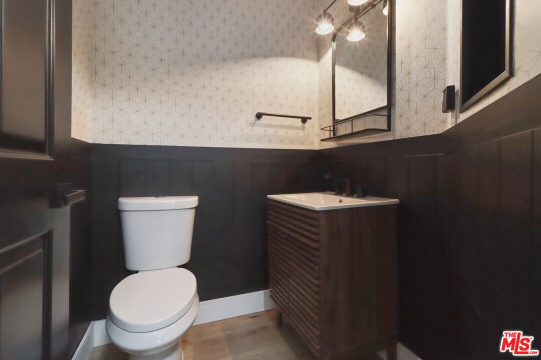 1160 Granville Ave Unit: 104