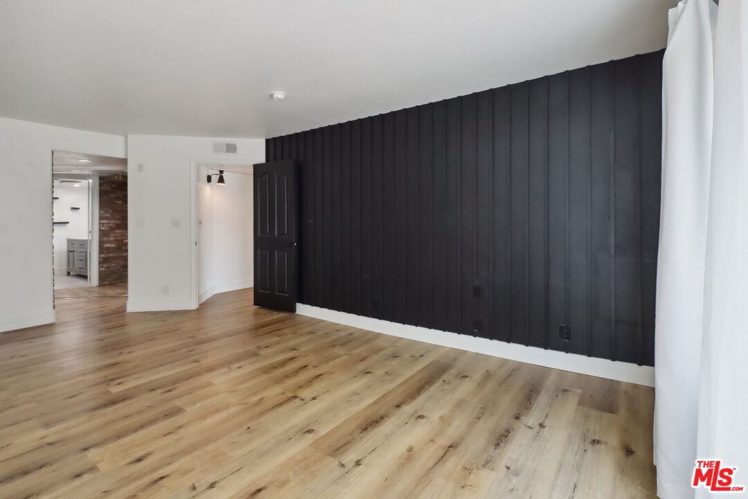 1160 Granville Ave Unit: 104