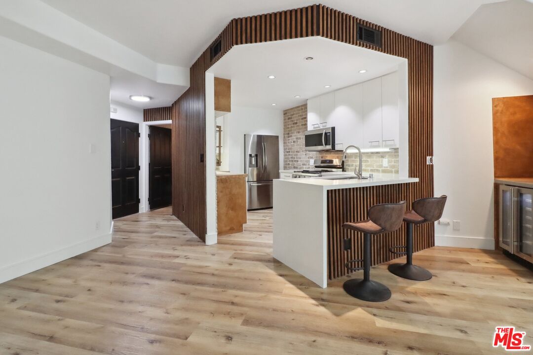 1160 Granville Ave Unit: 104