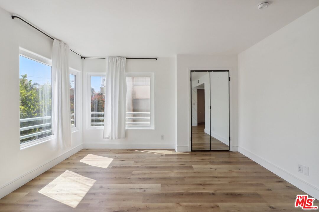 1160 Granville Ave Unit: 104