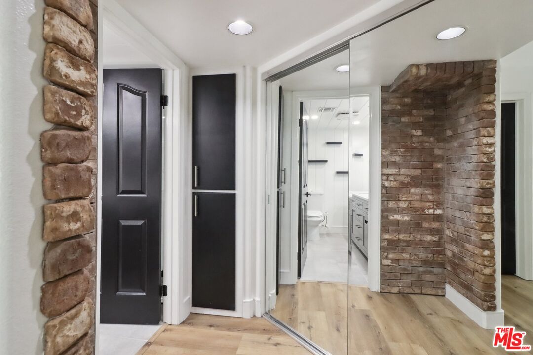 1160 Granville Ave Unit: 104