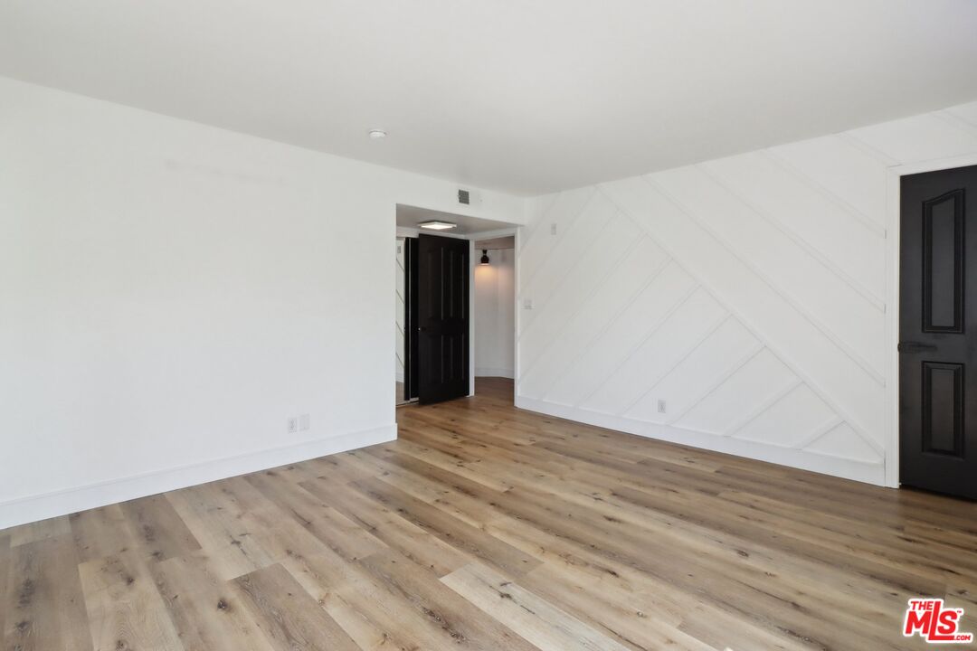 1160 Granville Ave Unit: 104