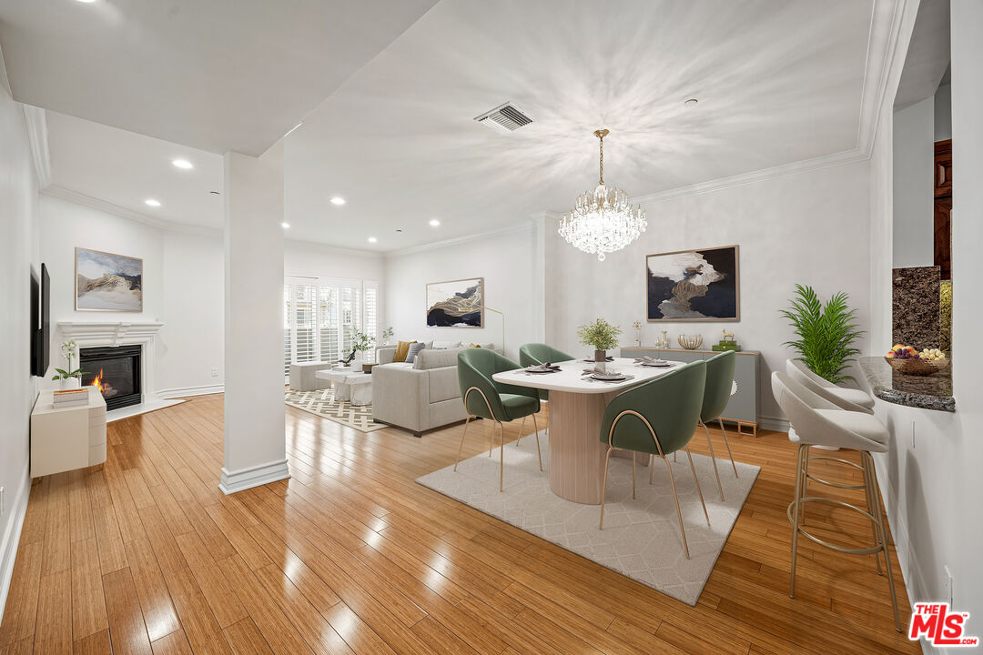 118 S Clark Dr Unit: 302