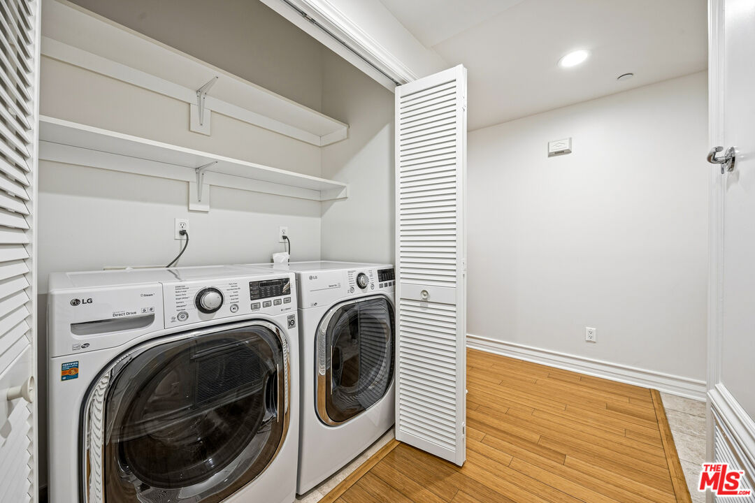 118 S Clark Dr Unit: 302