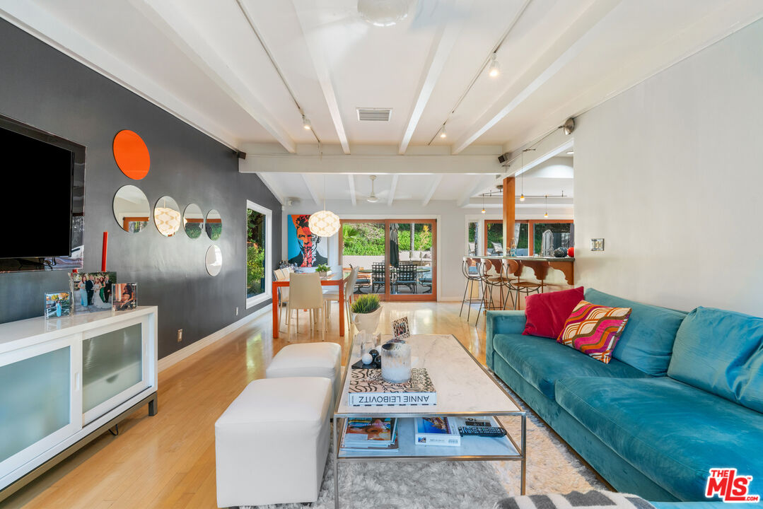 4858 Topeka Dr