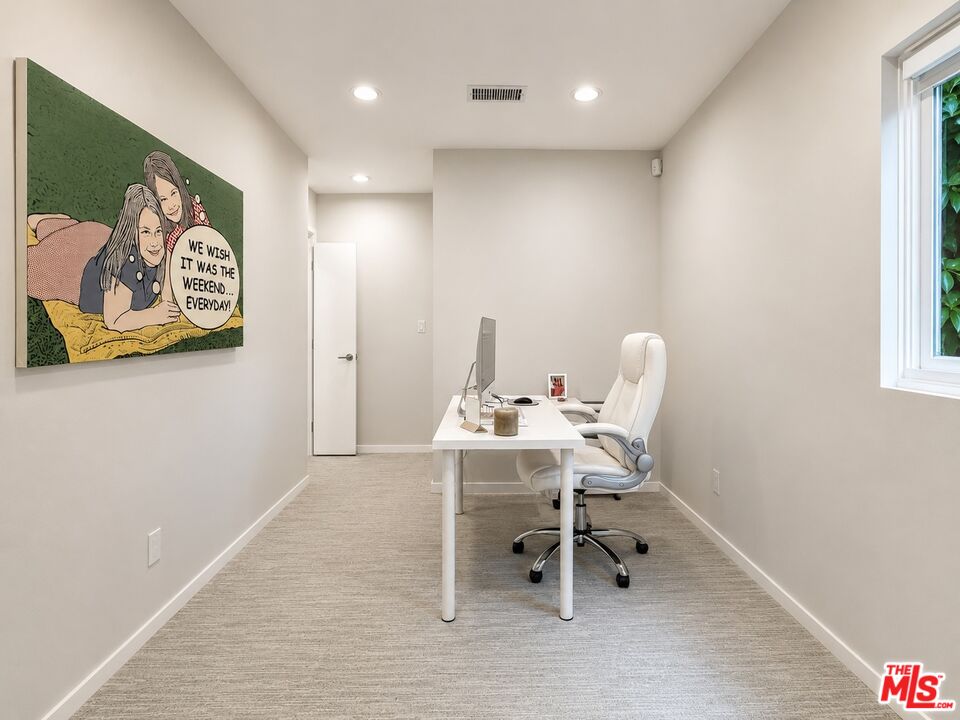 4858 Topeka Dr