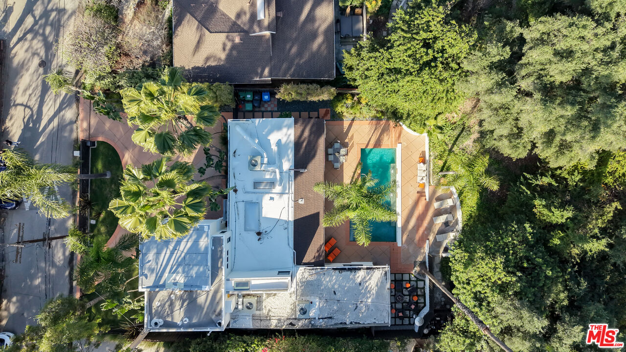 4858 Topeka Dr