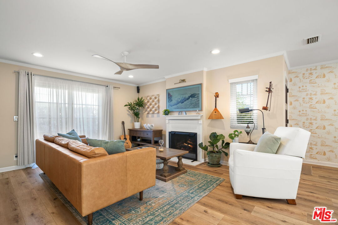 359 Termino Ave