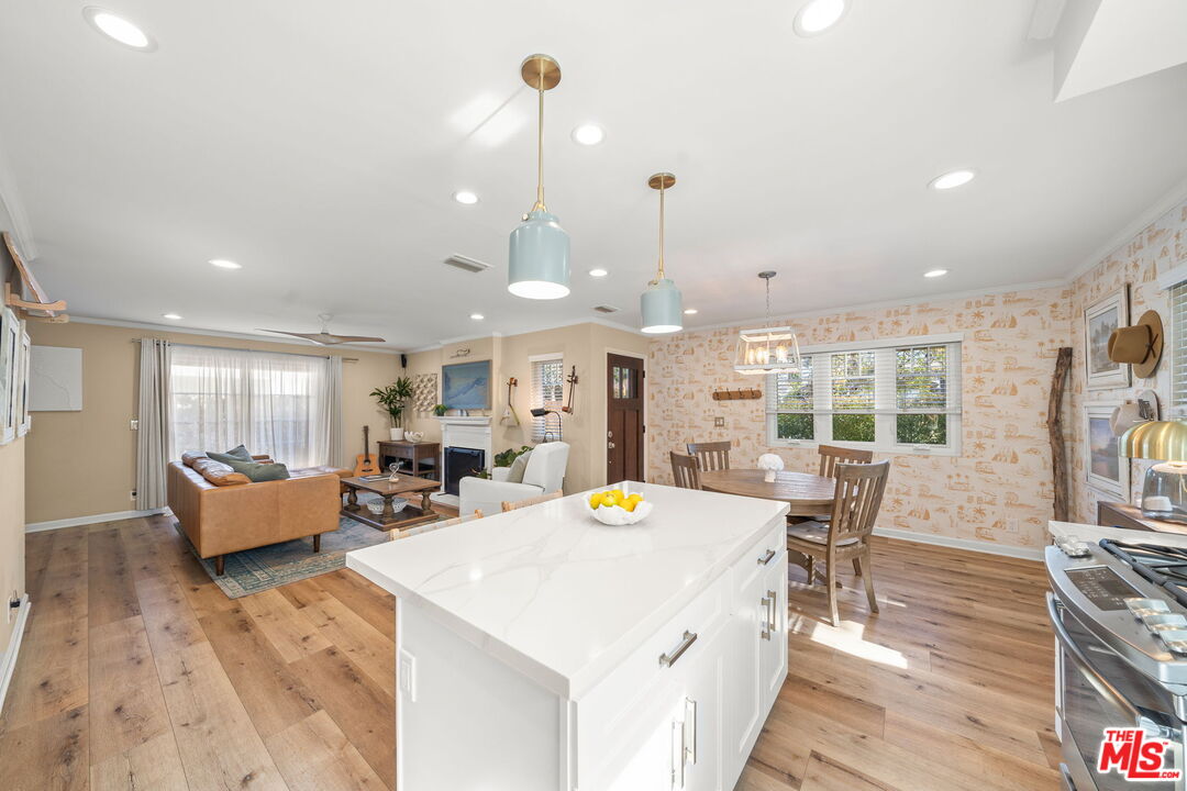 359 Termino Ave
