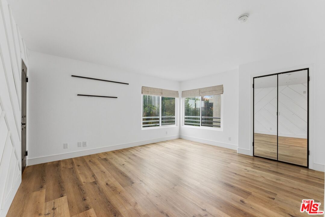 1160 Granville Ave Unit: 104