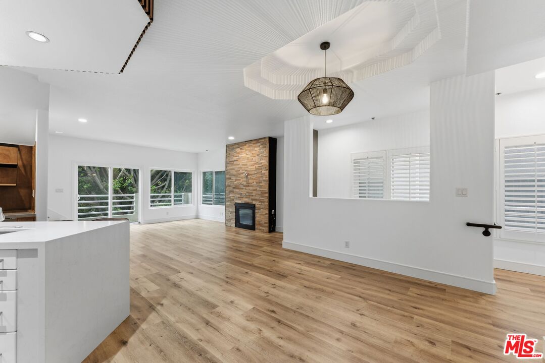 1160 Granville Ave Unit: 104