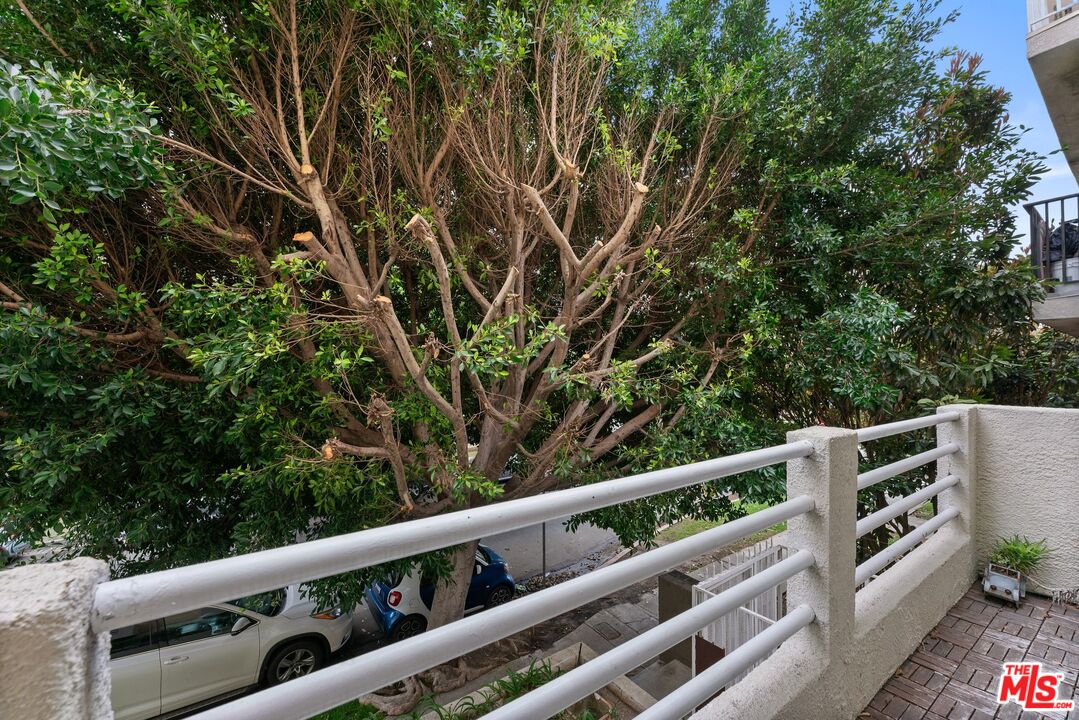 1160 Granville Ave Unit: 104