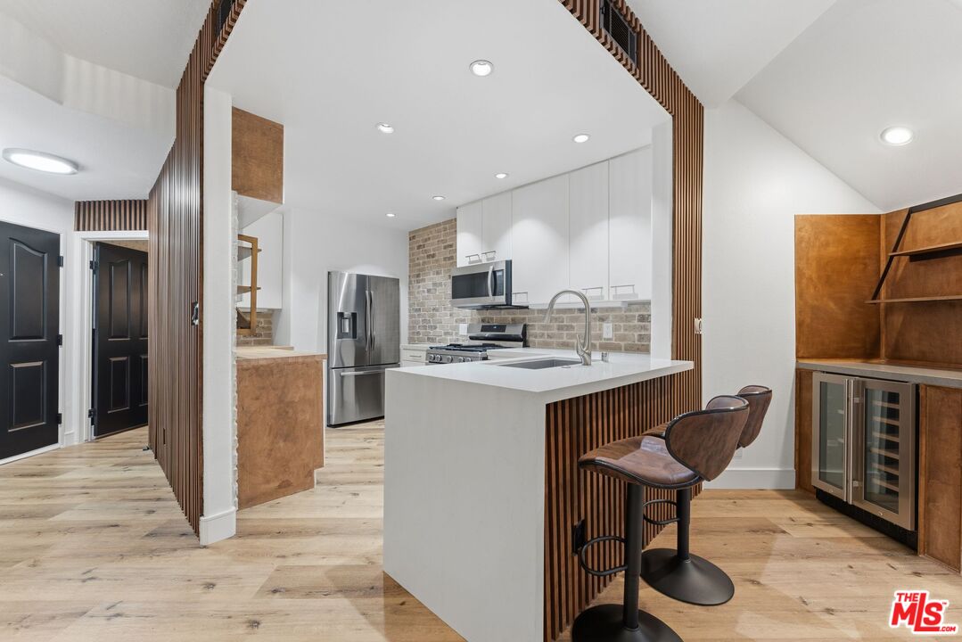 1160 Granville Ave Unit: 104