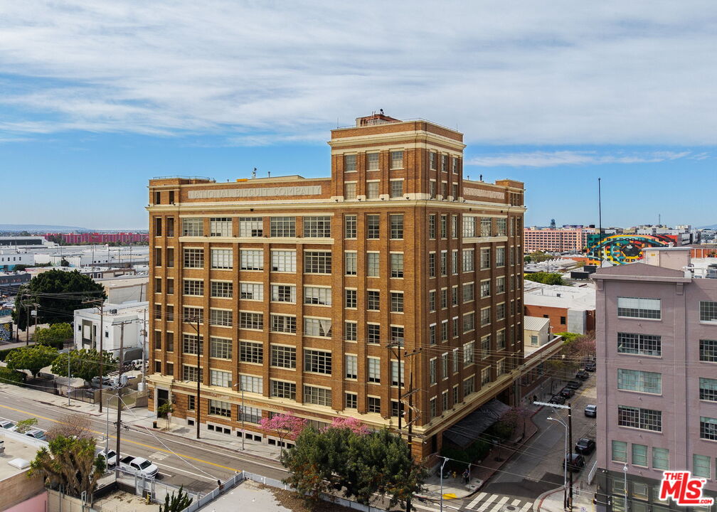 1850 Industrial St Unit: 305