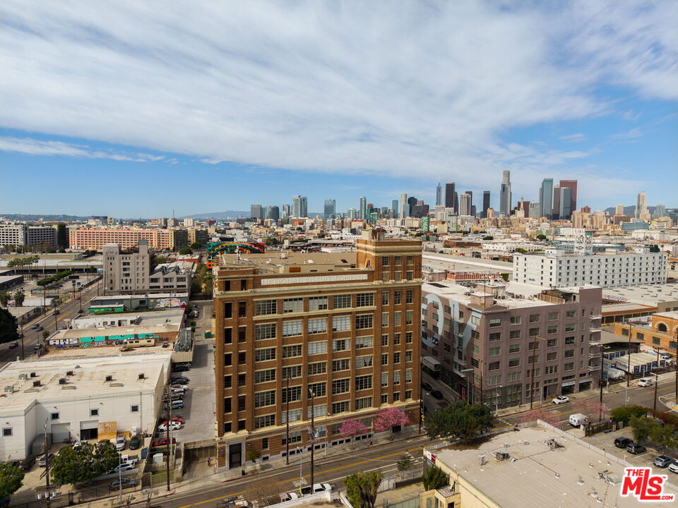 1850 Industrial St Unit: 305