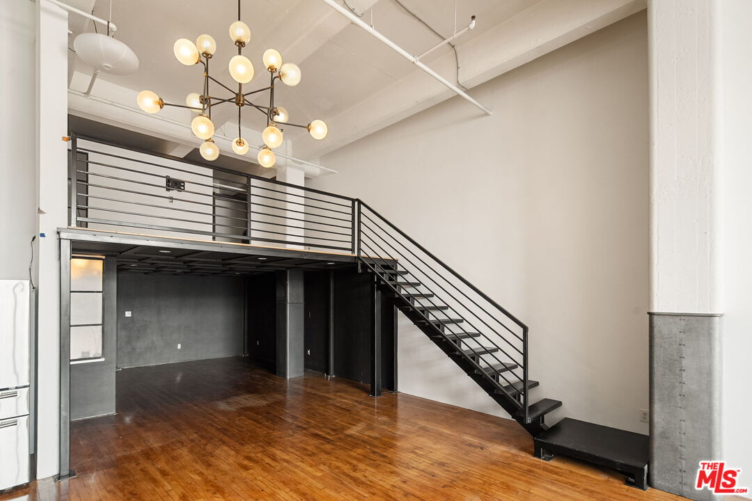1850 Industrial St Unit: 305