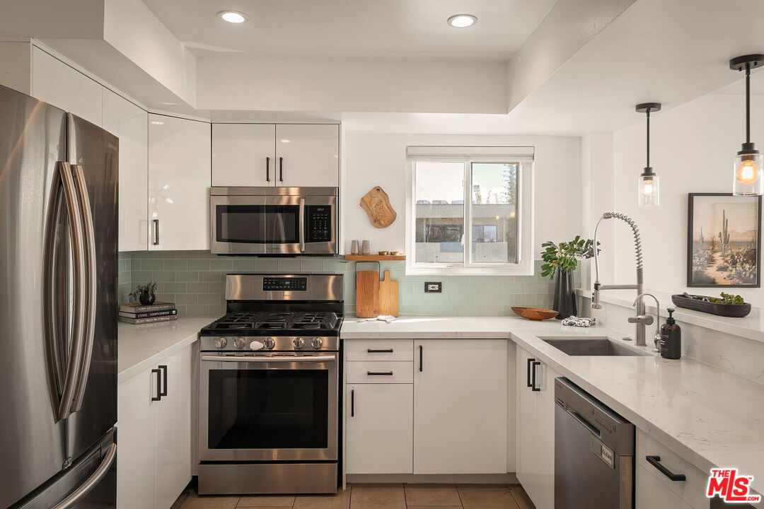 3439 Keystone Ave Unit: 1