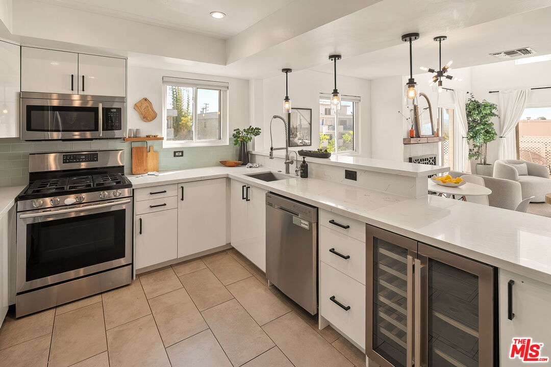 3439 Keystone Ave Unit: 1