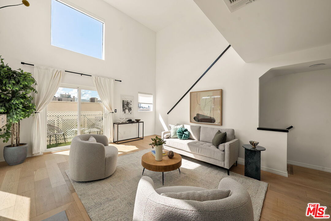 3439 Keystone Ave Unit: 1