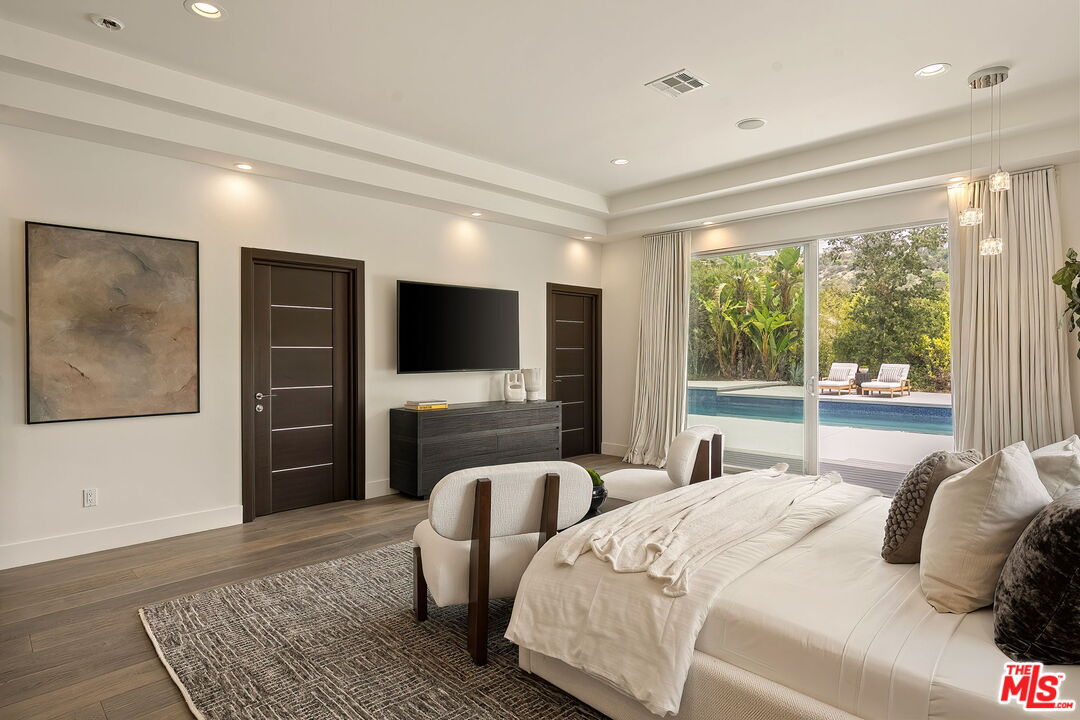 3238 Canyon Lake Dr