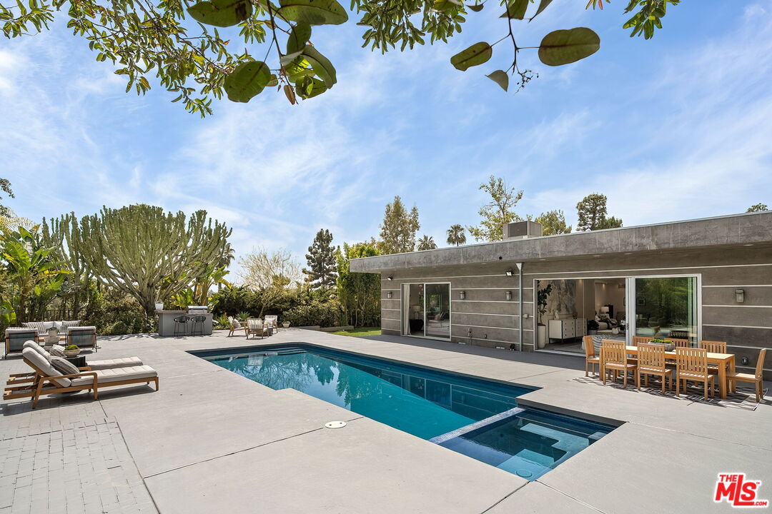 3238 Canyon Lake Dr