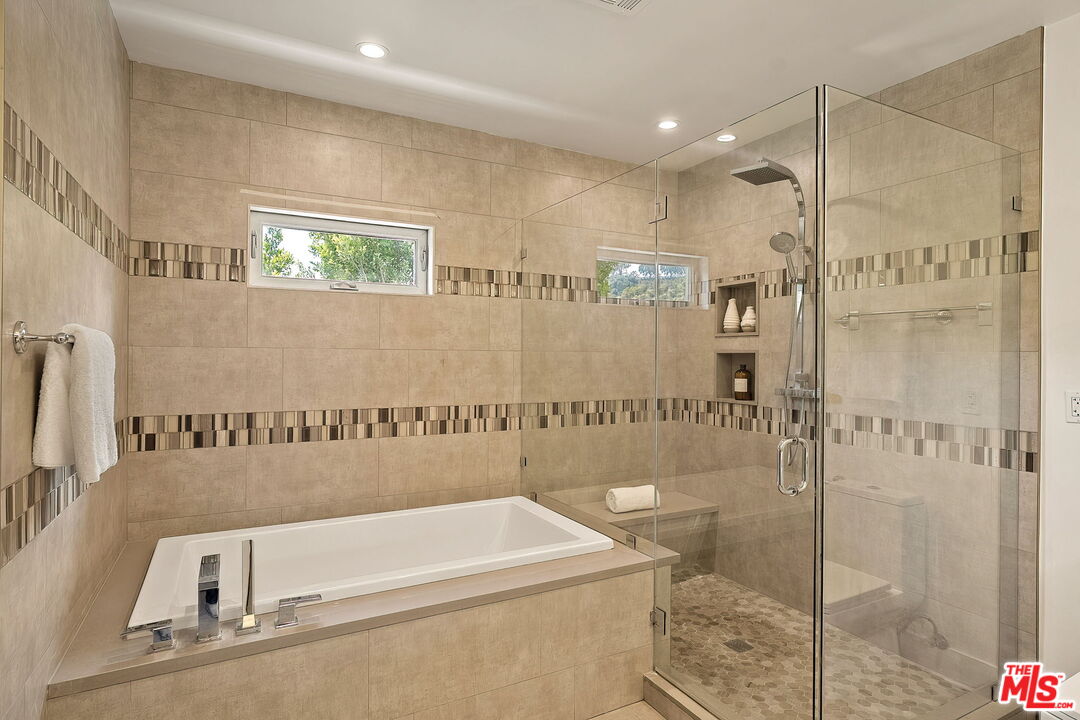 3238 Canyon Lake Dr