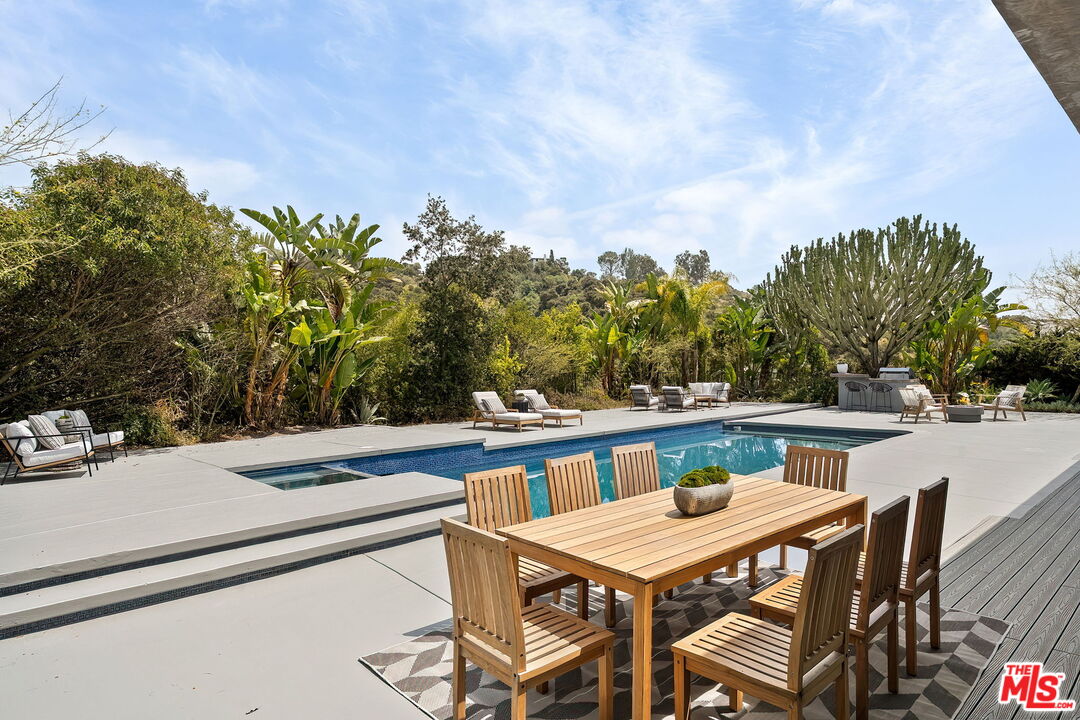 3238 Canyon Lake Dr