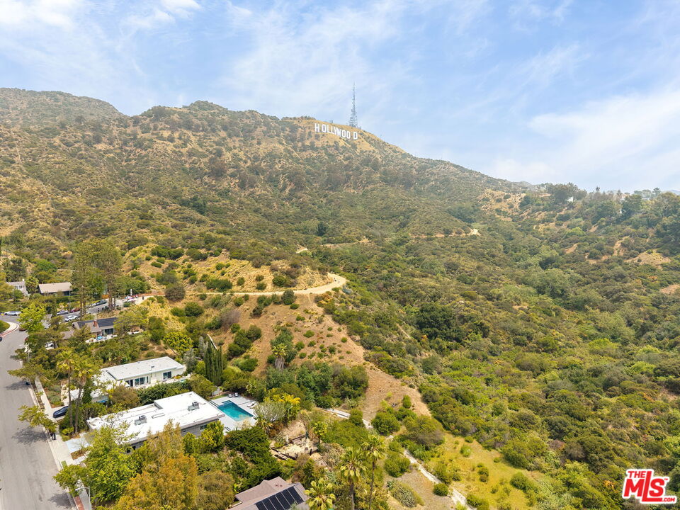 3238 Canyon Lake Dr