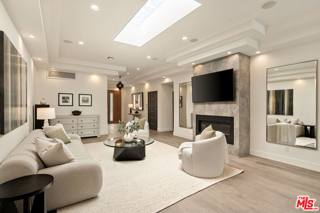 3238 Canyon Lake Dr