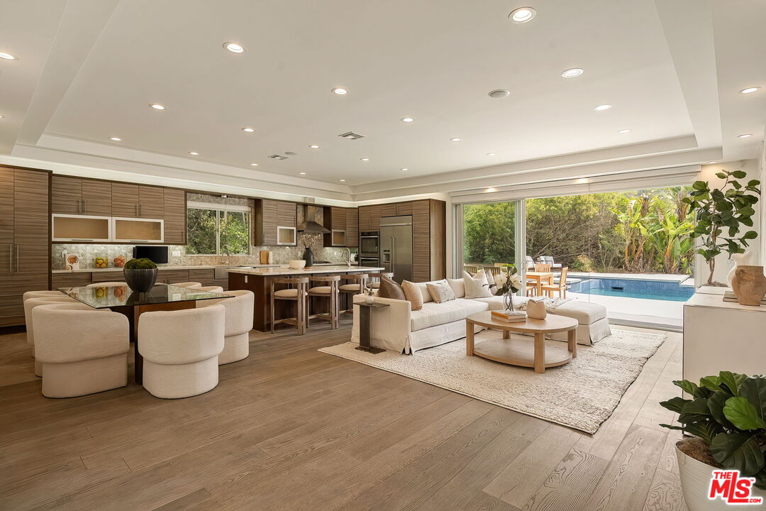 3238 Canyon Lake Dr